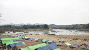 Concerns over environmental and social impacts have led to the suspension of Myitsone Dam project, which was planned to be built at the confluence of the Mali and N'mai rivers in northern Myanmar. Image source: Thawng, CC BY-SA 4.0, via Wikimedia Commons.