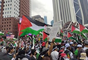 Prime Minister Anwar Ibrahim’s pro-Palestinian stance, publicly aligning with the majority view of Malaysians, may help deflect some opposition critiques and enhance Malaysia’s standing in the Middle East. Image source: Zahirul Nukman, CC BY-SA 4.0, via Wikimedia Commons. Prime Minister Anwar Ibrahim’s pro-Palestinian stance, publicly aligning with the majority view of Malaysians, may help deflect some opposition critiques and enhance Malaysia’s standing in the Middle East. Image source: Zahirul Nukman, CC BY-SA 4.0, via Wikimedia Commons.